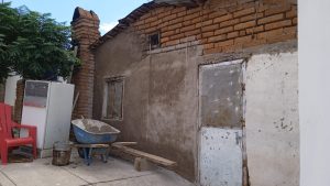 Rehabilitación de muro firme en una vivienda en la Localidad de Huachinera, Municipio de Huachinera, Sonora